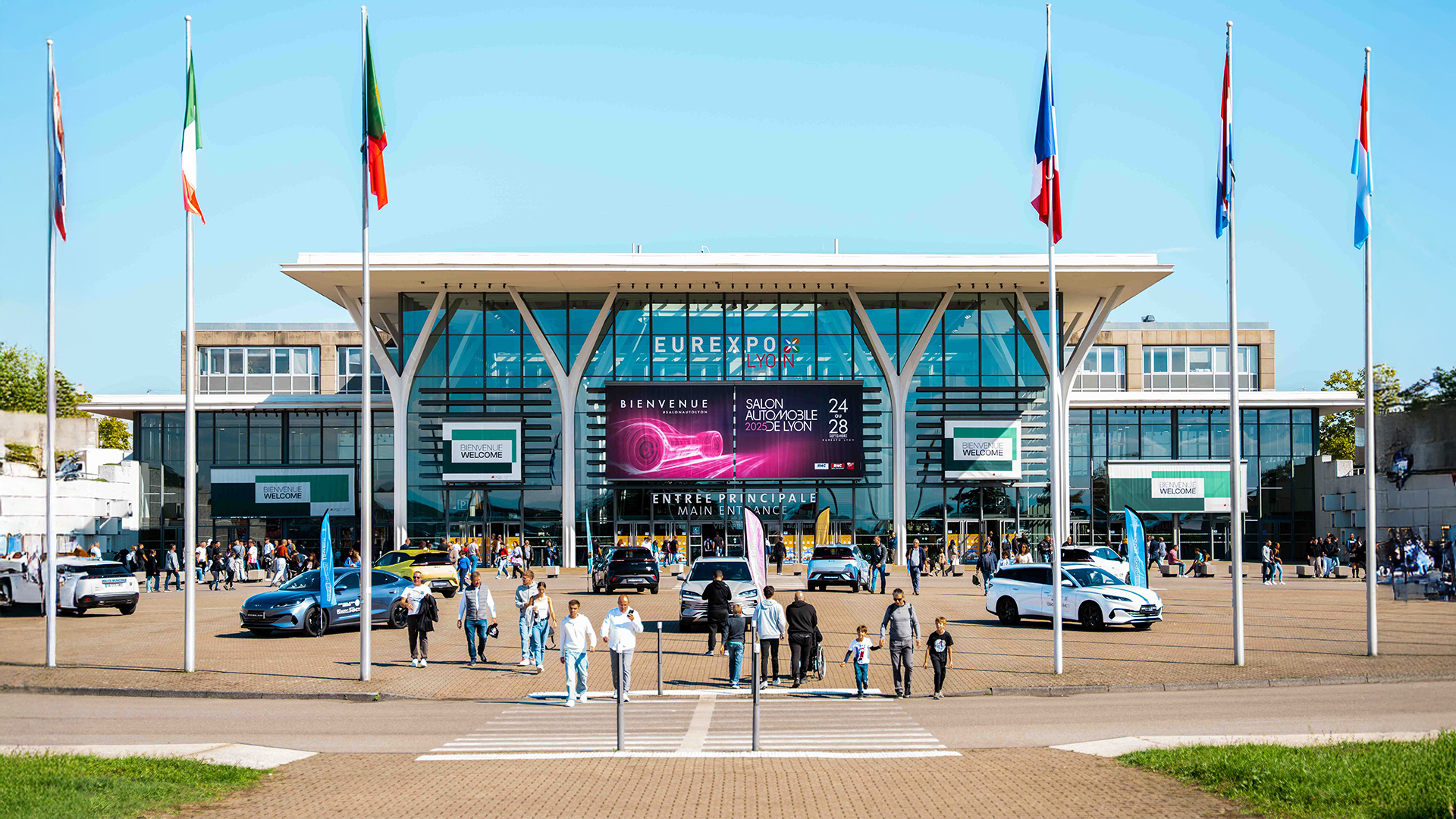 Reportage photo Salon de l’Auto de Lyon – ambiance visiteurs entrée Eurexpo